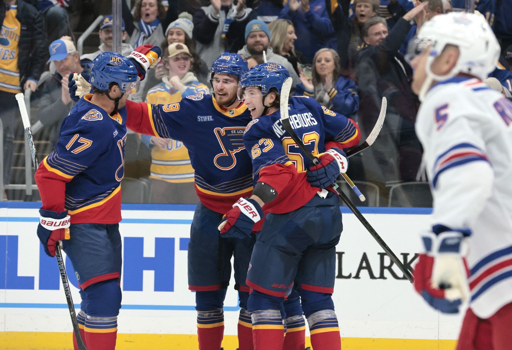 St. Louis Blues host New York Rangers